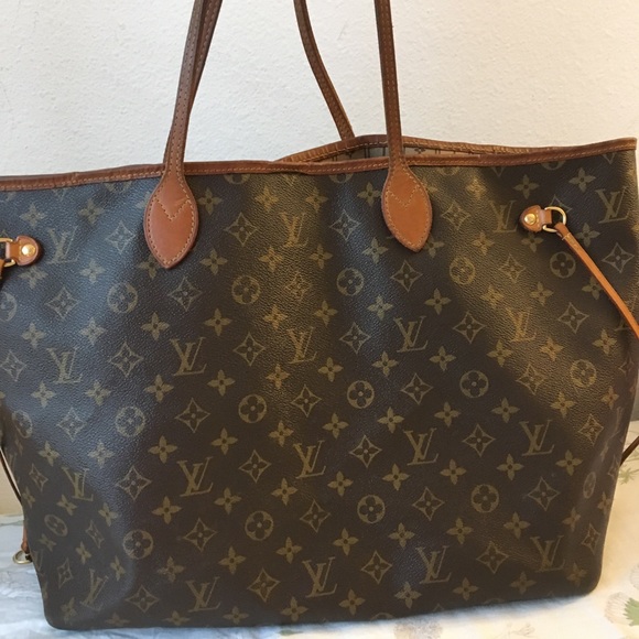 Louis Vuitton Handbags - Louis Vuitton Never full MM purse